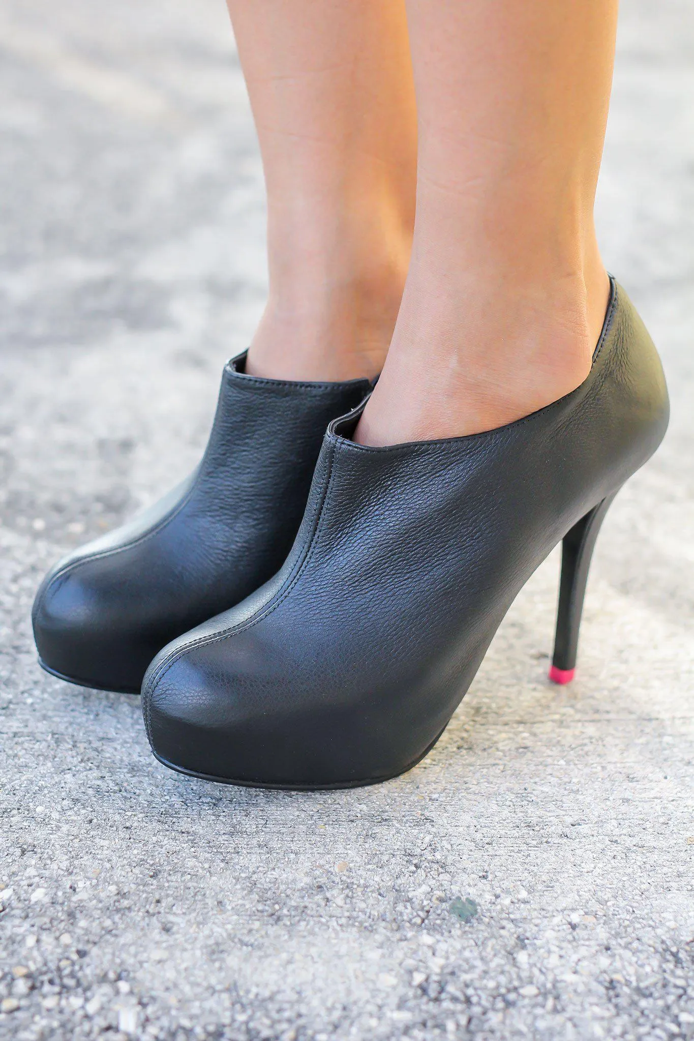 Black Heeled Bootie with Zipper